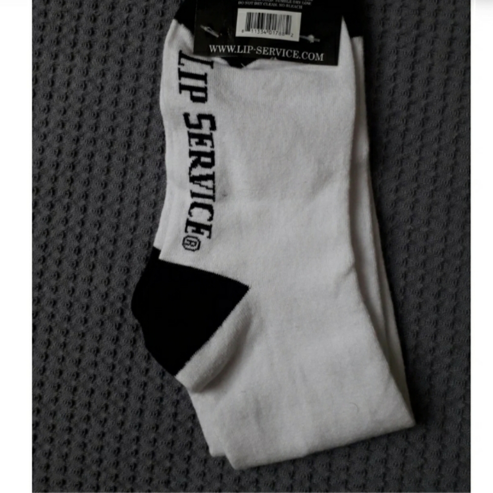 Lip Service - Dagger Heart black and white knee high socks - Picture 3 of 4
